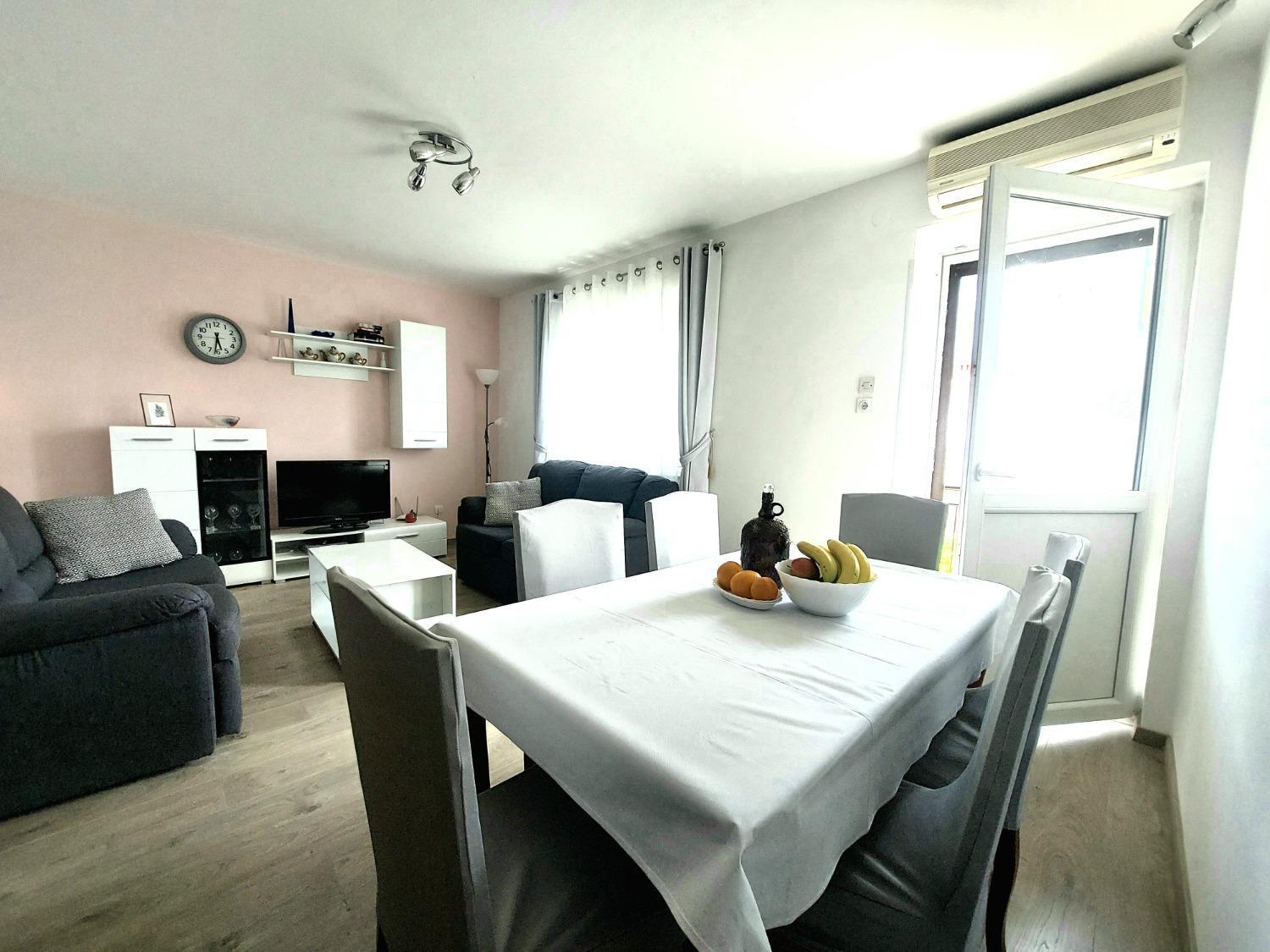 Apartment Fila - Large & Close To The Beach Makarska Dış mekan fotoğraf